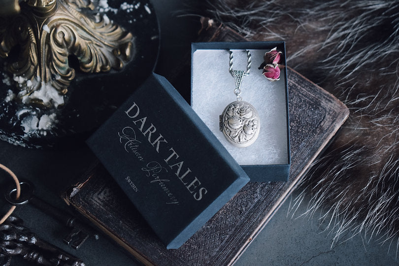 ROSES TRILOGY | VINTAGE ORNATE LOCKET