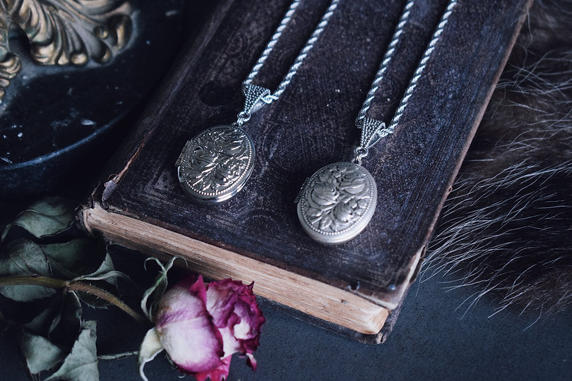 ROSES TRILOGY | VINTAGE ORNATE LOCKET