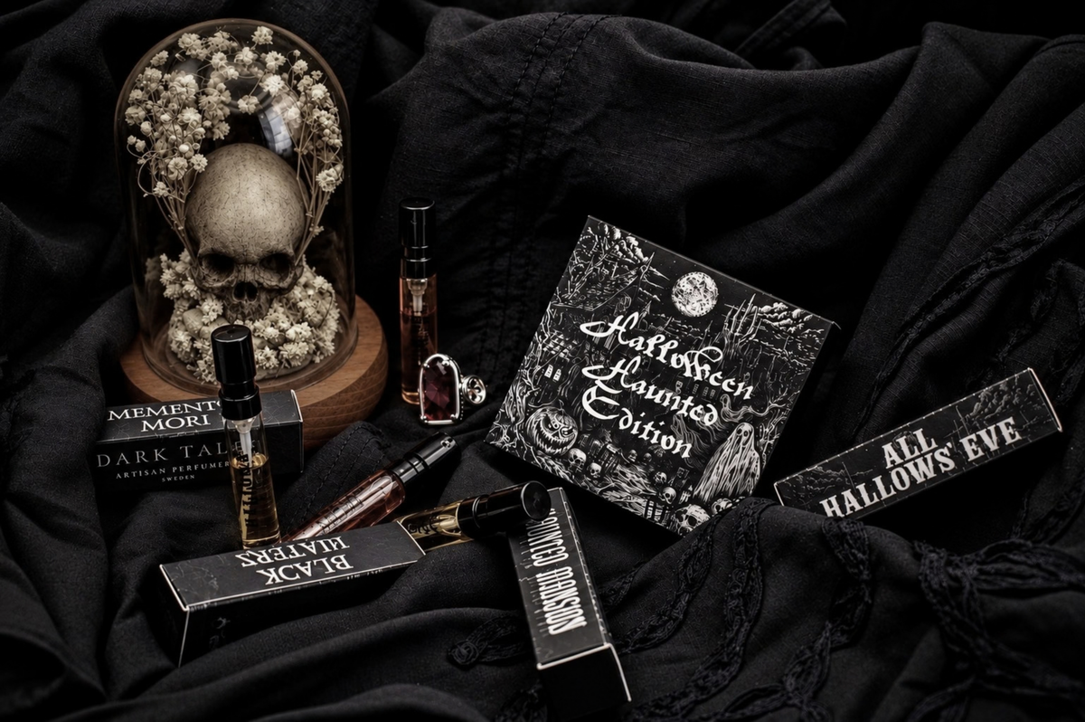 HALLOWEEN HAUNTED EDITION parfum samples in black boxes with gothic artwork and miniature spray bottles